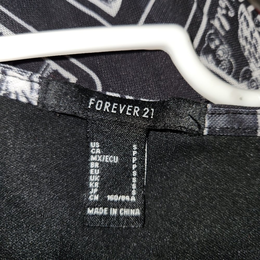 Forever 21 short sleeve dress - Picture 3 of 4
